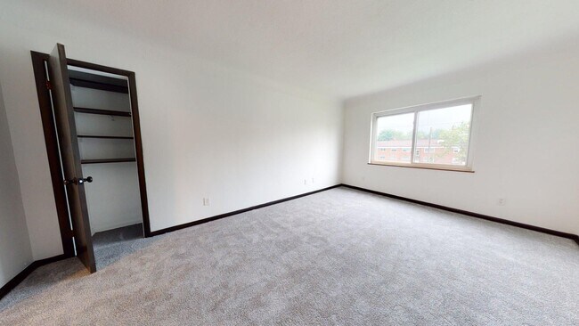 Building Photo - Parma - 2 Bedroom Apartment