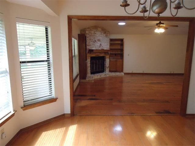 Building Photo - 9903 Grand Oak Dr