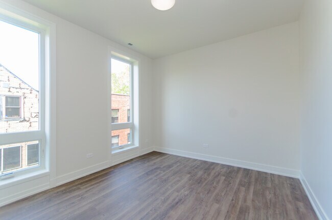 Building Photo - 2812 N Mildred Ave