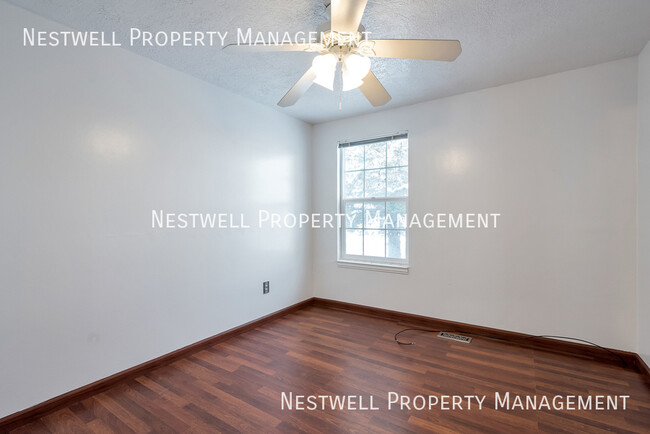 Building Photo - 3462 Greenhills Dr