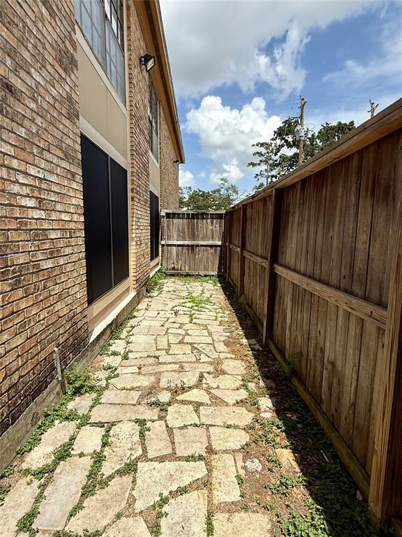 Building Photo - 1311 Antoine Dr