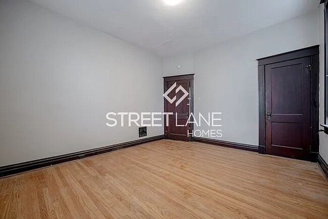 Building Photo - 3631#B South Spring Avenue, 63116; #702517...