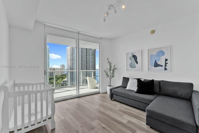Building Photo - 300 S Biscayne Blvd
