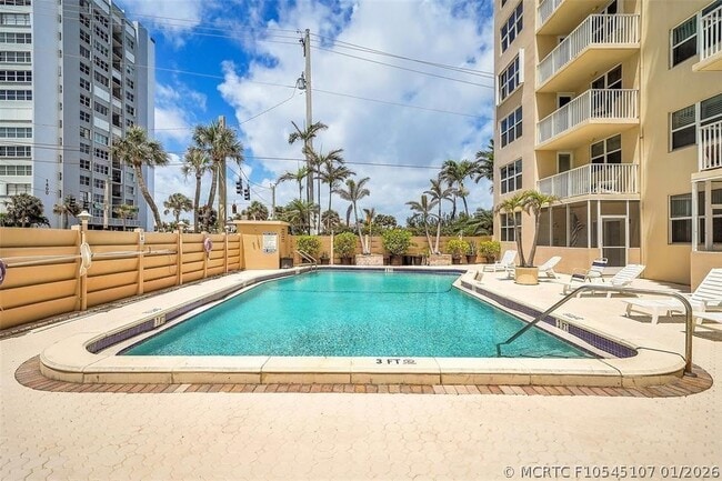 Building Photo - 1401 S Ocean Dr