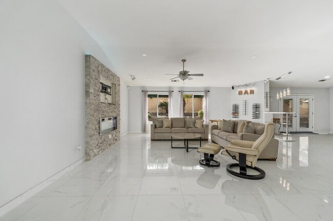 Building Photo - 78895 Morning Star Way