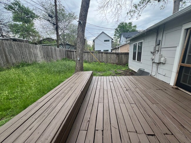 Building Photo - Cherrywood Bungalow for Rent