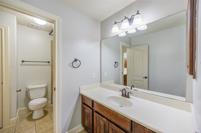 Building Photo - 9230 Hernshead Ln