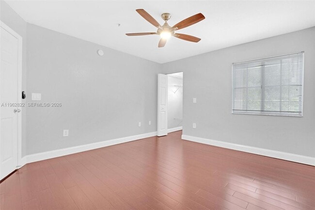 Building Photo - 2586 Centergate Dr