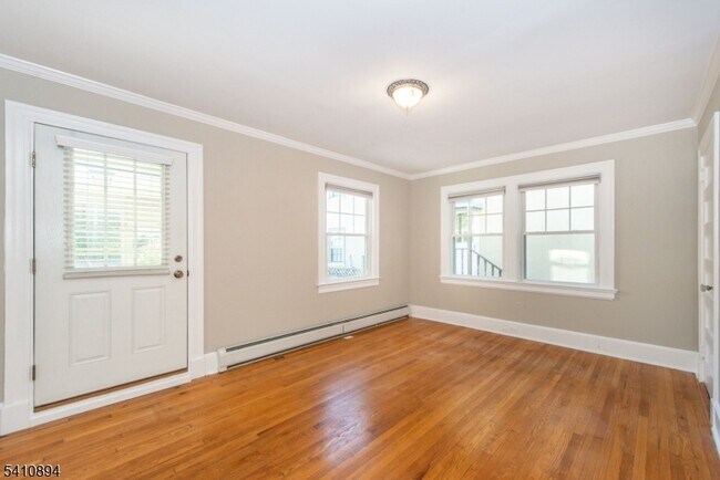 Building Photo - 267 Park St