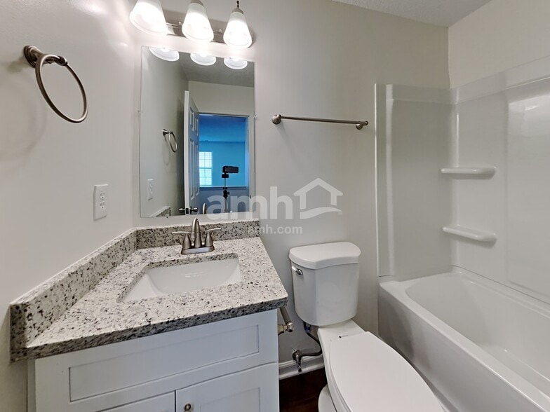 Building Photo - 3112 Teton Dr