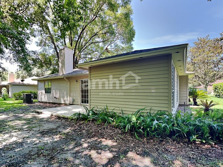 Building Photo - 2175 Hovington Cir E