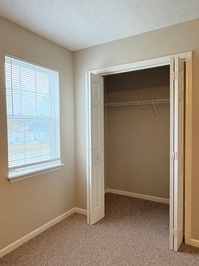 Building Photo - 130 Bright St