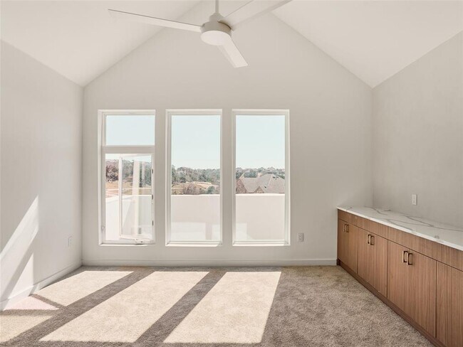 Building Photo - 2100 Bighorn