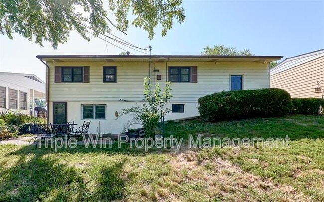 Building Photo - 10531 Fabick Dr