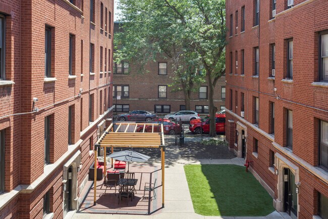 Building Photo - 1702 W Juneway Terrace