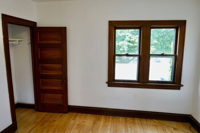 Building Photo - 2519 W Cherry St