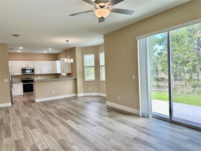 Building Photo - 13075 House Finch Rd