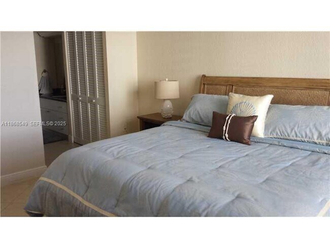 Building Photo - 5701 Collins Ave