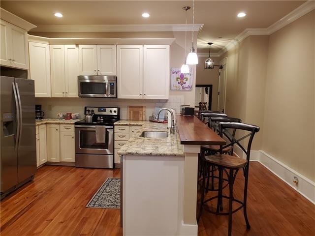 Building Photo - 216 Chartres St