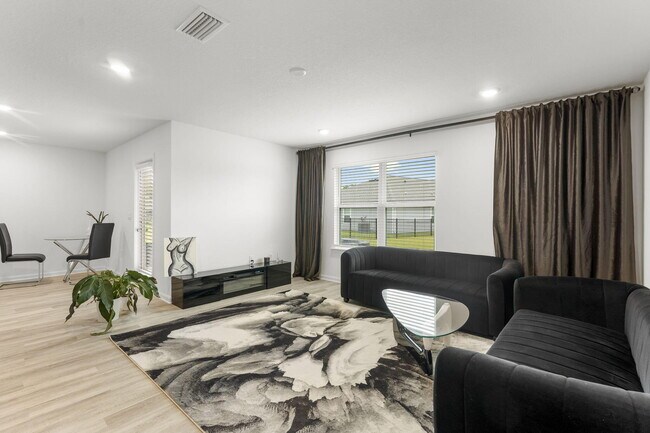 Building Photo - 255 Riverwalk Cir