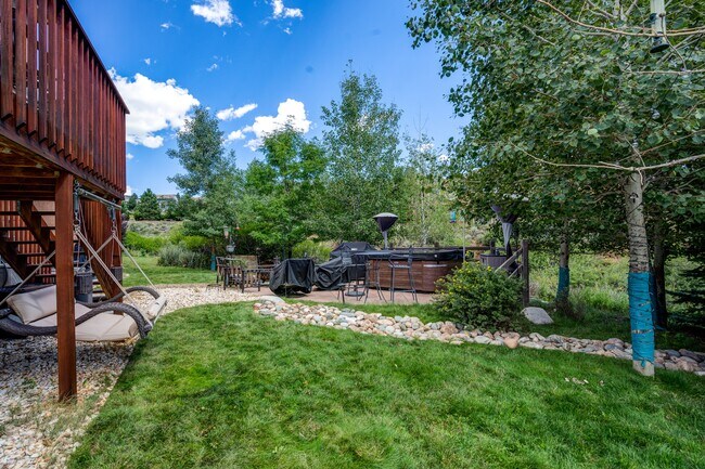Building Photo - 4660 Farmingdale Dr