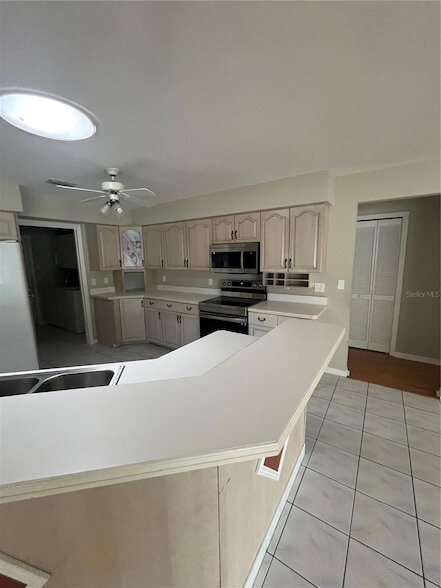 Building Photo - 77 Folcroft Ln
