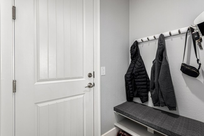 Building Photo - Your dream entertainer's home is here!
