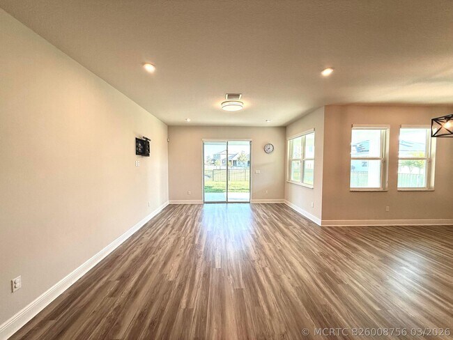 Building Photo - 10819 Pacini Wy