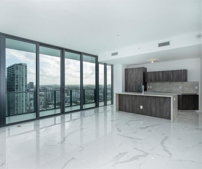 Building Photo - 480 NE 31st