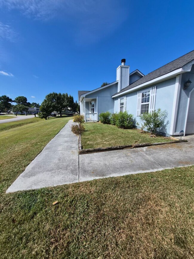 Building Photo - 3 bedroom 2 bath home in Foxtrace subdivision