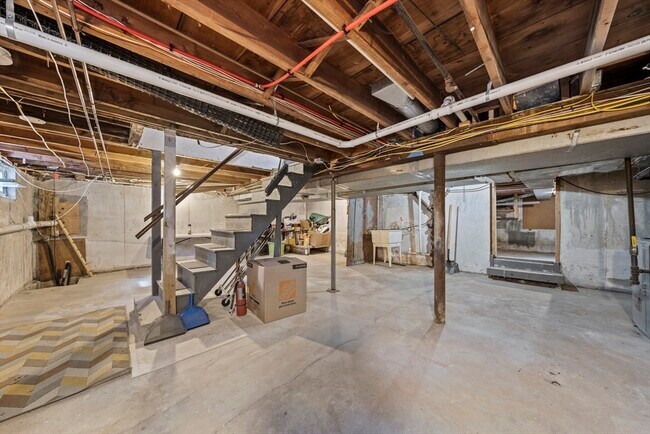 Building Photo - 1822 Washington St