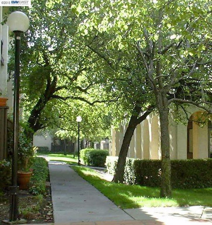 Building Photo - 39975 Cedar Blvd