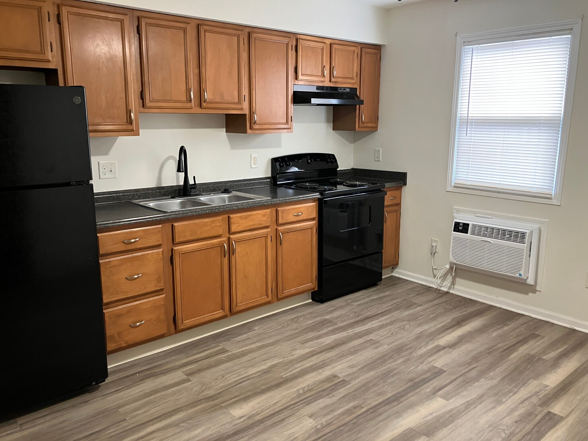 Building Photo - 1235 Todd Ln