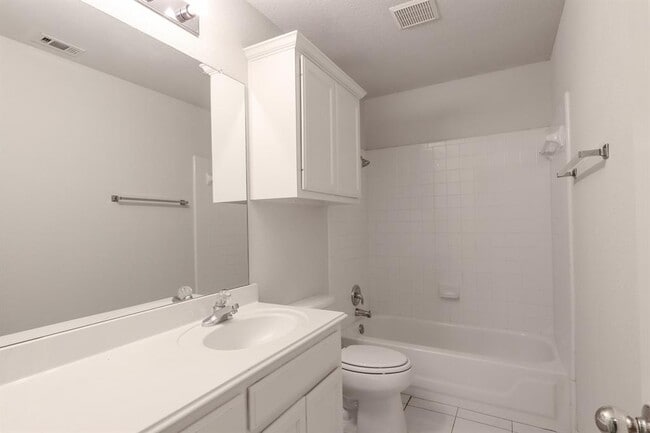 Building Photo - 10225 Open Gate Dr