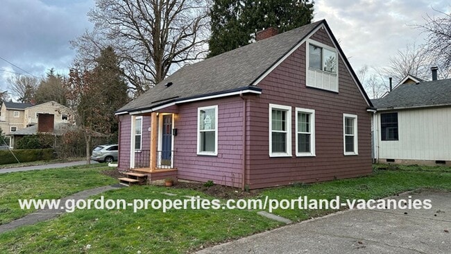 Building Photo - MOVE IN SPECIAL: SE Cesar E Chavez Blvd - ...