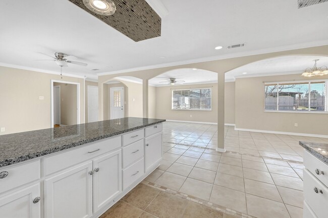 Building Photo - 3722 Rest Home Rd