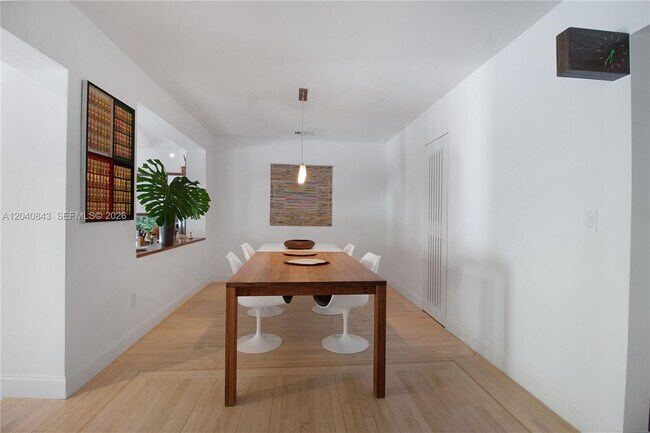 Building Photo - 7420 SW 53rd Pl