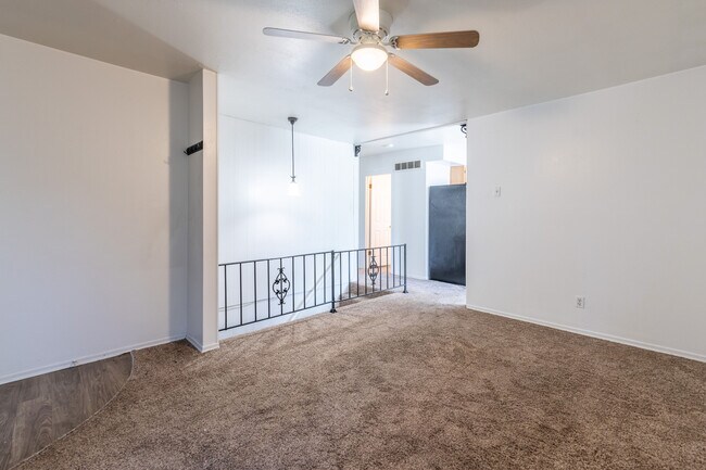 Building Photo - 1681 Lonedell Rd