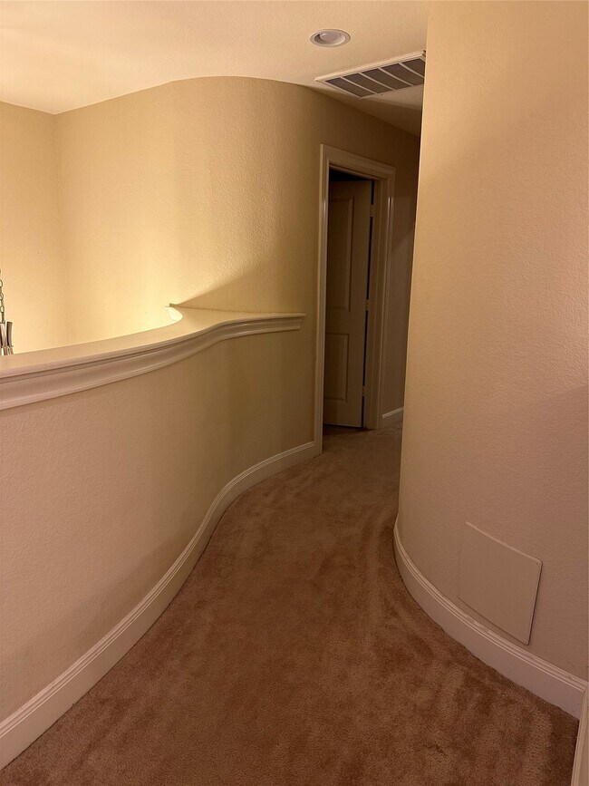 Building Photo - 5151 Oasis Park Ln