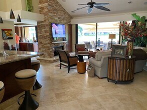 Building Photo - 3 Bedroom Condo for rent in Palm Desert, CA