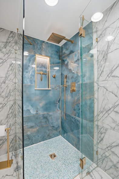 Building Photo - 729 W Augusta Ave