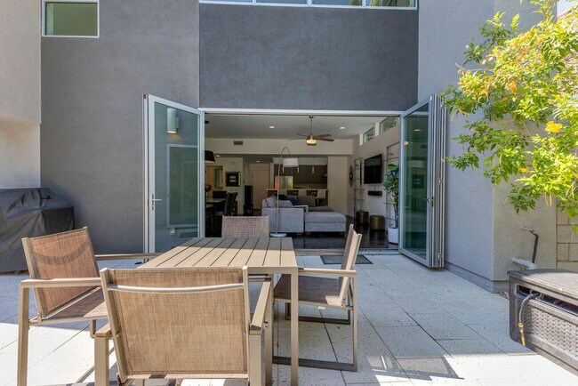 Building Photo - 350 Goleta Way