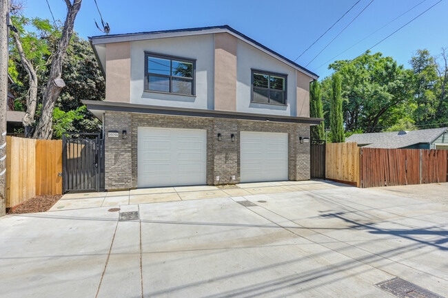 Primary Photo - 2009 Chinatown Alley