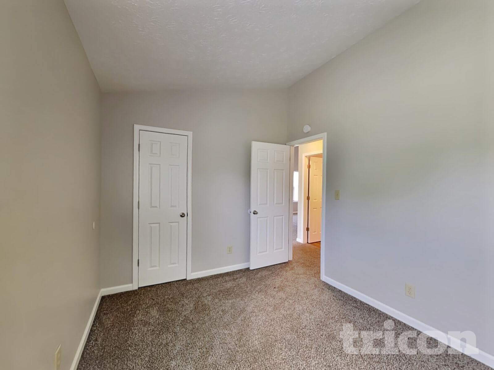 Building Photo - 5260 Pin Oak Dr