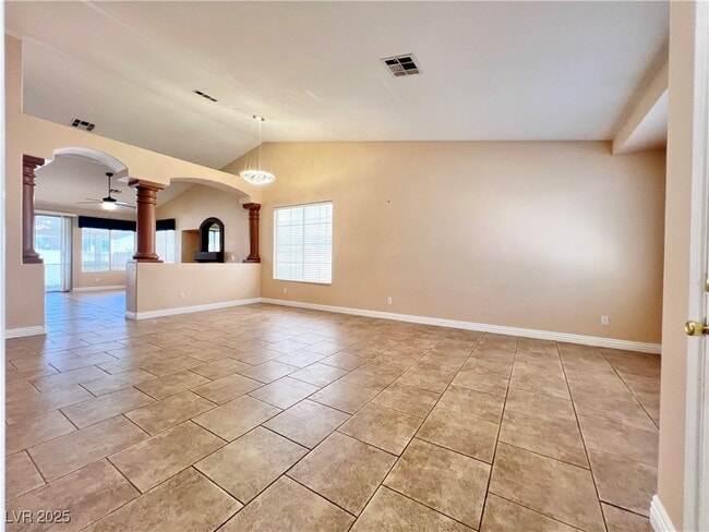 Building Photo - 258 Whitewater Village Ct