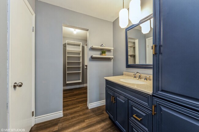 Building Photo - 5101 Carriage Way Dr