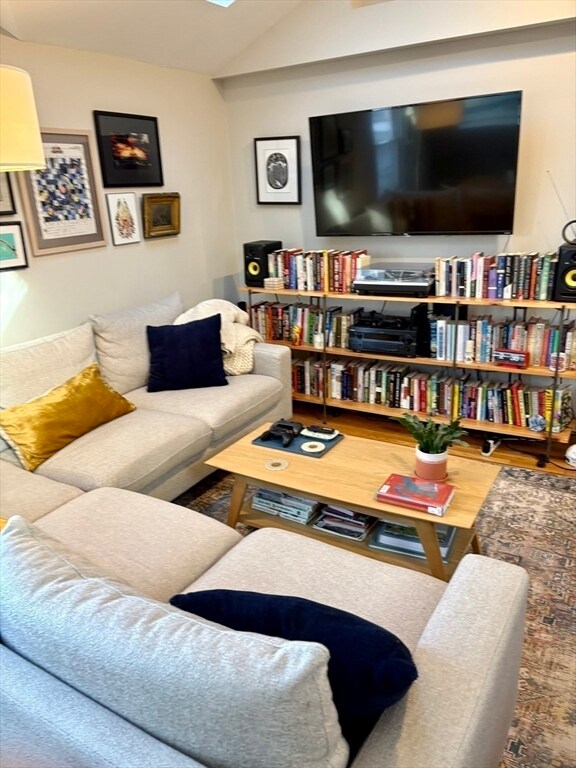 Building Photo - 127 Kilsyth Rd