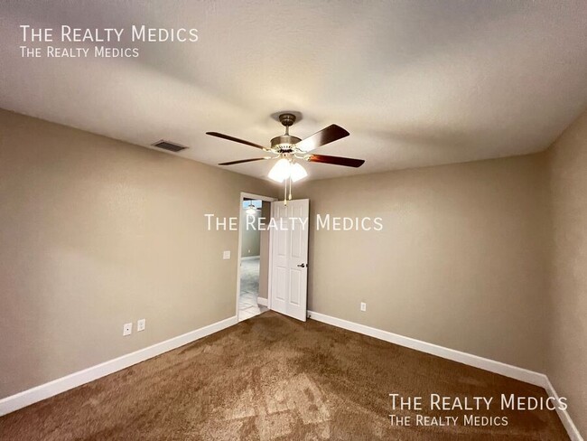 Building Photo - 2736 SW 161st Loop