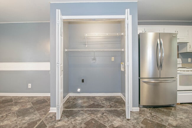 Building Photo - 1634 Hannibal Dr