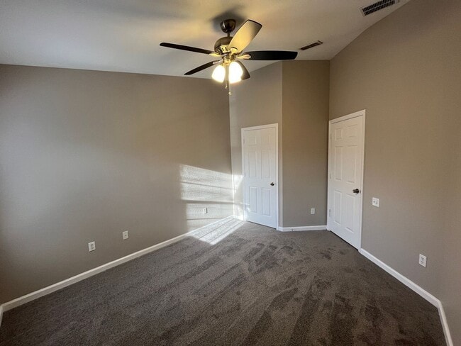 Building Photo - 654 Shropshire Loop